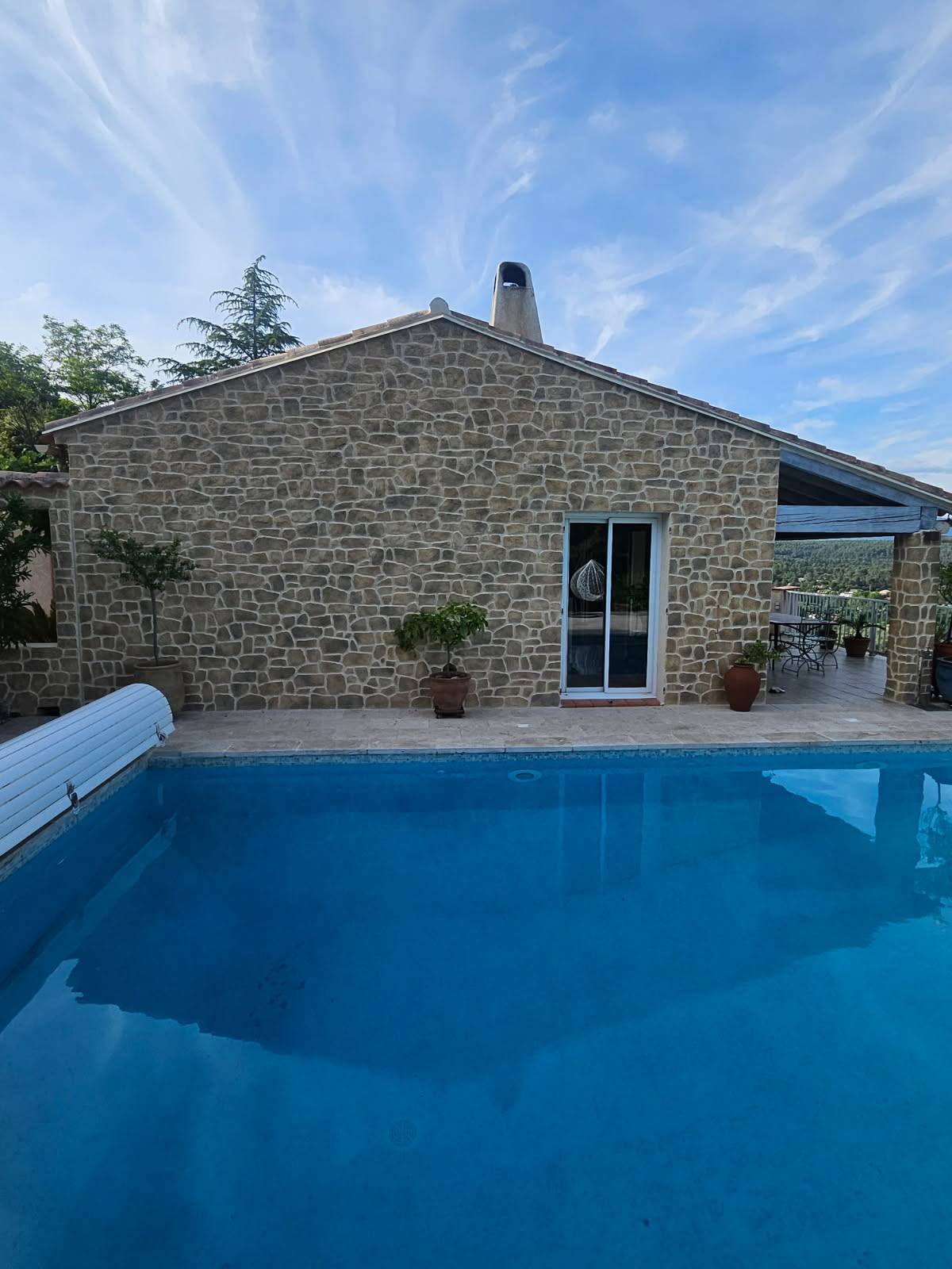 Entreprise de ravalement façade imitation pierre à Hyères près de Toulon