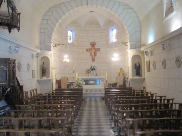 Eglise en enduit pierre de chaux  Ensuès La Redonne